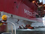 Фотографа Синякова, снимавшего акцию Greenpeace у платформы "Приразломная", отпустили под залог Фотографа Синякова, снимавшего акцию Greenpeace у платформы "Приразломная", отпустили под залог