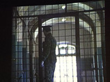 В Ярославской области надзирателей подозревают в убийстве заключенного, которому вдруг "стало плохо" В Ярославской области надзирателей подозревают в убийстве заключенного, которому вдруг "стало плохо"