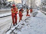 Во вторник на уборку улиц от снега были брошены более 50 тысяч человек
