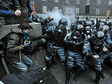 "Евромайдан" в Киеве: милиция применила слезоточивый газ