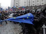 Из-за решения о заморозке ассоциации с ЕС Тимошенко объявила голодовку, а Янукович попытался успокоить страну в видеообращении