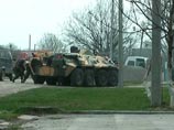 В Назрани блокирован дом, где засели боевики. Двух женщин с четырьмя детьми уговорили выйти В Назрани блокирован дом, где засели боевики. Двух женщин с четырьмя детьми уговорили выйти
