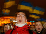 Около 10 тысяч человек вышли митинговать за евроинтеграцию Украины, заполнив майдан Незалежности