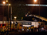 В шотландском городе Глазго в ночь на субботу вертолет упал на здание, в котором расположен паб