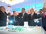 В Армении Путин погасил олимпийскую марку и запустил энергоблок ТЭС из театра В Армении Путин погасил олимпийскую марку и запустил энергоблок ТЭС из театра