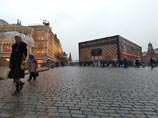 Власти хотят наказать владельцев чемодана Louis Vuitton на Красной площади 10 тысячами рублей Власти хотят наказать владельцев чемодана Louis Vuitton на Красной площади 10 тысячами рублей