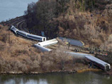 Пригородный поезд, следовавший из города Покипси к Центральному вокзалу Нью-Йорка и потерпевший крушение рано утром 1 декабря, двигался со значительным превышением скорости