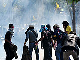 Накануне 119 человек были ранены, четверо убиты, когда стражи порядка применили против протестующих слезоточивый газ и резиновые пули
