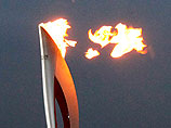 Олимпийский огонь в Новосибирске: создавший "нетипичные" заторы факел спасли курившие школьники