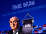 Семь сильнейших команд мира согласно октябрьскому рейтингу ФИФА и хозяйка турнира - сборная Бразилии - были определены в первую корзину