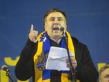 На площади Независимости в центре Киева, где стоит многодневный лагерь сторонников евроинтеграции, выступил экс-президент Грузии Михаил Саакашвили, который выразил свою поддержку этому курсу