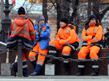 В беседе с изданием мэр Москвы также заявил, что собирается избавиться от мигрантов там, где это возможно, и обещает не делать платным въезд в центральную часть столицы В беседе с изданием мэр Москвы также заявил, что собирается избавиться от мигрантов там, где это возможно, и обещает не делать платным въезд в центральную часть столицы