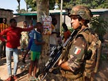 Французская армия, приступившая к выполнению операции "Сангари" в Центральноафриканской республике, понесла первые потери - за минувшие сутки в этой стране погибли двое французских военнослужащих