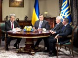 По словам Карвчука, Янукович на встрече дал важное обещание освободить арестованных по делу о беспорядках в ходе массовых акций в Киеве 30 ноября и 1 декабря