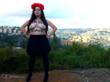 Первая акция Femen в Израиле обернулась конфузом: активистка не там сфотографировалась