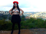 Первая акция Femen в Израиле обернулась конфузом: активистка не там сфотографировалась Первая акция Femen в Израиле обернулась конфузом: активистка не там сфотографировалась