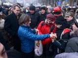 После ночного штурма на Майдан стягиваются активисты После ночного штурма на Майдан стягиваются активисты