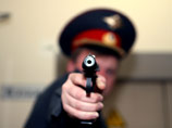 В Татарстане полицейский подстрелил пьяного подростка, который избил завуча школы и размахивал топором В Татарстане полицейский подстрелил пьяного подростка, который избил завуча школы и размахивал топором