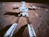 Китайский аппарат для исследования поверхности Луны "Юйту" ("нефритовый заяц") в ночь на воскресенье успешно покинул спускаемый аппарат, который прилунился накануне, и вышел на поверхность спутника Земли, сообщил центр управления полетом
