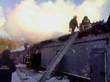 На севере Москвы сгорел двухэтажный фитнес-центр: крыша обрушилась