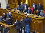 Оппозиция Украины снова собрала подписи за отставку Азарова

