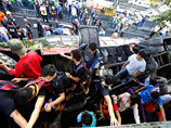 На Филиппинах свыше 20 человек погибли при падении автобуса с эстакады