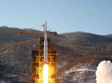 В КНДР проводились ядерные испытания в 2006, 2009 и начале текущего года, напоминает издание. Также Пхеньян провел серию запусков ракет дальнего радиуса действия в декабре прошлого года, что было расценено как развитие ядерной программы