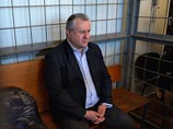 Авиадебошир Андрей Третьяков, в минувшее воскресенье устроивший скандал и избивший бортпроводника, во вторник в суде отказался признать себя виновным Авиадебошир Андрей Третьяков, в минувшее воскресенье устроивший скандал и избивший бортпроводника, во вторник в суде отказался признать себя виновным