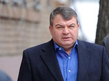 Бывший министр обороны Анатолий Сердюков, накануне приступивший к ознакомлению с уголовным делом об инкриминируемой ему халатности, может не утруждать себя чтением - интерес следствия к нему все равно вскоре угаснет Бывший министр обороны Анатолий Сердюков, накануне приступивший к ознакомлению с уголовным делом об инкриминируемой ему халатности, может не утруждать себя чтением - интерес следствия к нему все равно вскоре угаснет