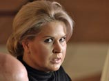 Фигурантке дела "Оборонсервиса" Евгении Васильевой суд продлил срок домашнего ареста, запретил прогулки и общение с журналистами. Правда, перед этим обвиняемая успела выйти к прессе, чтобы сделать заявление о своих отношениях с экс-министром обороны Анато Фигурантке дела "Оборонсервиса" Евгении Васильевой суд продлил срок домашнего ареста, запретил прогулки и общение с журналистами. Правда, перед этим обвиняемая успела выйти к прессе, чтобы сделать заявление о своих отношениях с экс-министром обороны Анато