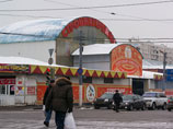В Москве закрыли рынок, на котором избили нашедших некачественные продукты "хрюш"