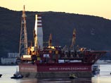 "Газпром" начал добычу нефти на платформе "Приразломная" с 10-летним опозданием