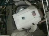 Астронавты NASA Майкл Хопкинс и Ричард Мастраккио начали выход в открытый космос для замены одного из насосов системы охлаждения Международной космической станции, неполадки с которым привели к проблемам с энергоснабжением на американском сегменте Астронавты NASA Майкл Хопкинс и Ричард Мастраккио начали выход в открытый космос для замены одного из насосов системы охлаждения Международной космической станции, неполадки с которым привели к проблемам с энергоснабжением на американском сегменте