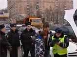 У "стреляющей свадьбы" на юге Москвы нашли наркотики. Часть автомобилей скрылась. Объявлен план "Перехват" У "стреляющей свадьбы" на юге Москвы нашли наркотики. Часть автомобилей скрылась. Объявлен план "Перехват"