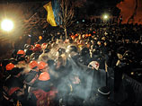 Янукович подписал закон, освобождающий всех задержанных во время "Евромайдана" в Киеве