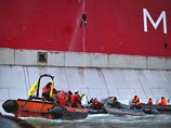 Напомним, 19 сентября российские пограничники задержали 30 участников команды ледокола Greenpeace Arctic Sunrise за попытку проведения акции протеста против нефтедобычи на платформе "Приразломная" в Печорском море