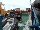 Погодные условия у антарктического побережья, где в ледовый плен попало российское круизное судно "Академик Шокальский", ухудшились, и это может оказать влияние на международную спасательную операцию