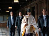 Премьер-министр Японии посетил святилище памяти жертвам Второй мировой войны, возмутив Китай, Южную Корею и МИД РФ