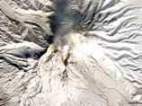 Вулкан Шивелуч на Камчатке изверг восьмикилометровый столп пепла