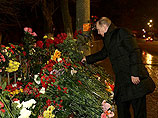 Президент России Владимир Путин после Хабаровска, где он поздравил россиян с Новым годом, рано утром в среду прилетел в Волгоград, где два теракта 29 и 30 декабря унесли жизни 34 человек