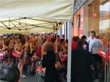 Бельгийский магазин бесплатно одел 100 покупателей, пришедших в одном исподнем (ВИДЕО) Бельгийский магазин бесплатно одел 100 покупателей, пришедших в одном исподнем (ВИДЕО)