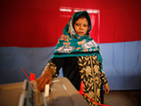 В Бангладеш бойкотирующая выборы оппозиция подожгла более 200 участков