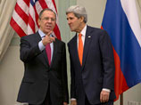 Госсекретарь США подарил главе российского МИДа гигантские картофелины, Лавров ответил розовой шапкой-ушанкой