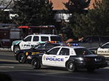 Полиция США обезвредила в столице штата Колорадо преступника, который удерживал заложников в магазине и угрожал убийством. Злоумышленник получил огнестрельное ранение в плечо и доставлен в больницу Денвера в критическом состоянии