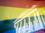 После июньского решения Верховного суда однополые пары получили право на различные права и льготы, полагающиеся традиционным семьям