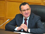 Глава Минсельхоза назвал "чушью собачьей" подозрения про затертый на фото частный самолет Глава Минсельхоза назвал "чушью собачьей" подозрения про затертый на фото частный самолет