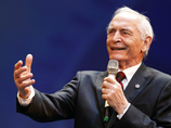 Василий Лановой отметит 80-летие юбилейным 200-м спектаклем "Посвящение Еве" Василий Лановой отметит 80-летие юбилейным 200-м спектаклем "Посвящение Еве"
