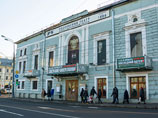 "Школа современной пьесы" переедет в клуб им. Серафимовича, устроив из переезда перформанс "Школа современной пьесы" переедет в клуб им. Серафимовича, устроив из переезда перформанс
