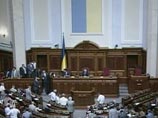 Янукович уволил главу своей администрации и подписал часть "недемократичных" законов