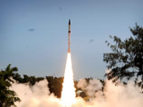 Индия успешно испытала ракету, способную нести ядерный заряд на 4000 км, и запускает ее серийное производство